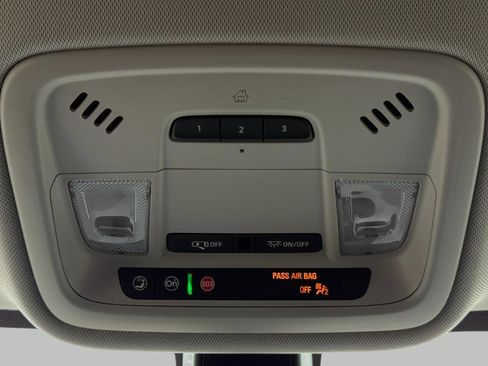 Used 2020 Chevrolet Traverse LT w/ LPO, Floor Liner Package AWD/4WD image 45