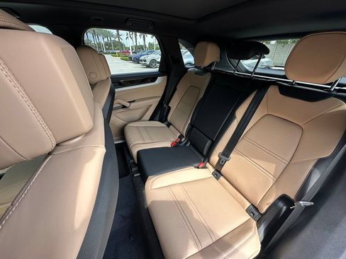 Used 2026 Porsche Cayenne E-Hybrid AWD/4WD image 41