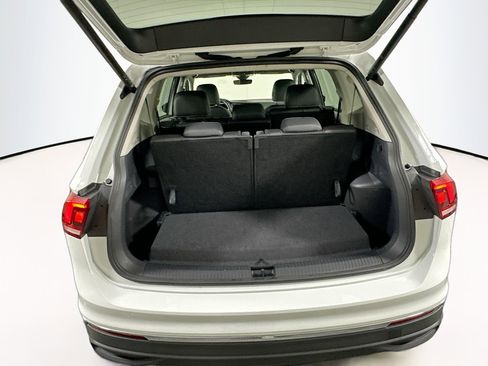 Used 2024 Volkswagen Tiguan SE image 27