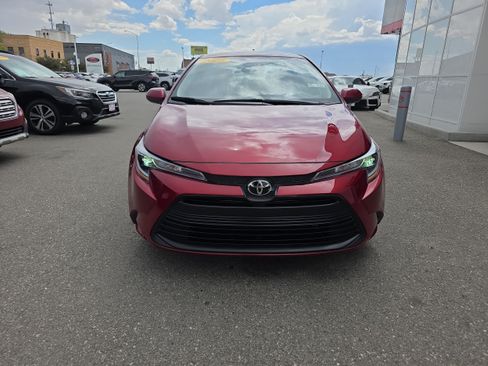 Used 2025 Toyota Corolla LE FWD image 5