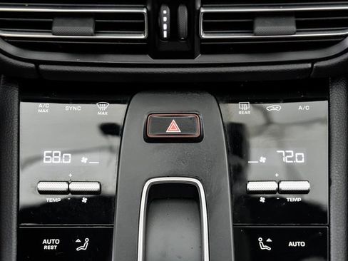 Used 2025 Porsche Macan image 20