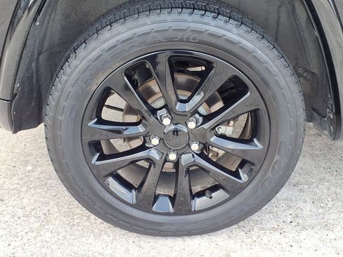 Used 2018 Jeep Grand Cherokee Altitude image 27