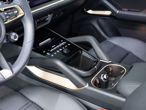 Certified 2026 Porsche Cayenne GTS image 11