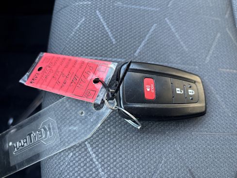 Used 2023 Toyota RAV4 XLE AWD/4WD image 36
