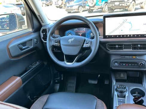 Certified 2025 Ford Bronco Sport Outer Banks w/ Outer Banks Tech Package+ AWD/4WD image 25