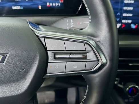 Used 2025 Chevrolet Traverse LT image 24