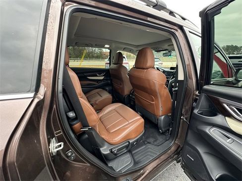 Used 2019 Subaru Ascent Touring w/ Popular Package #3 image 17