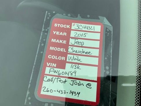 Used 2015 Jeep Cherokee Latitude w/ Comfort/Convenience Group image 36