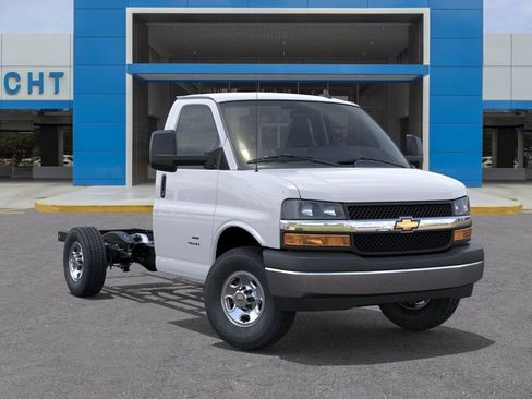New 2025 Chevrolet Express 3500 Work Van w/ Power Convenience Package image 7