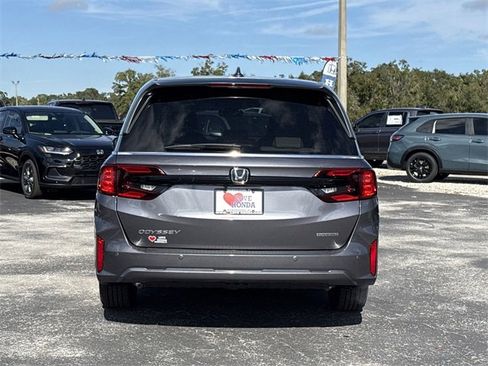 New 2026 Honda Odyssey Touring image 6