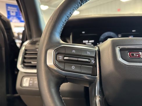 Used 2025 GMC Acadia Elevation image 16