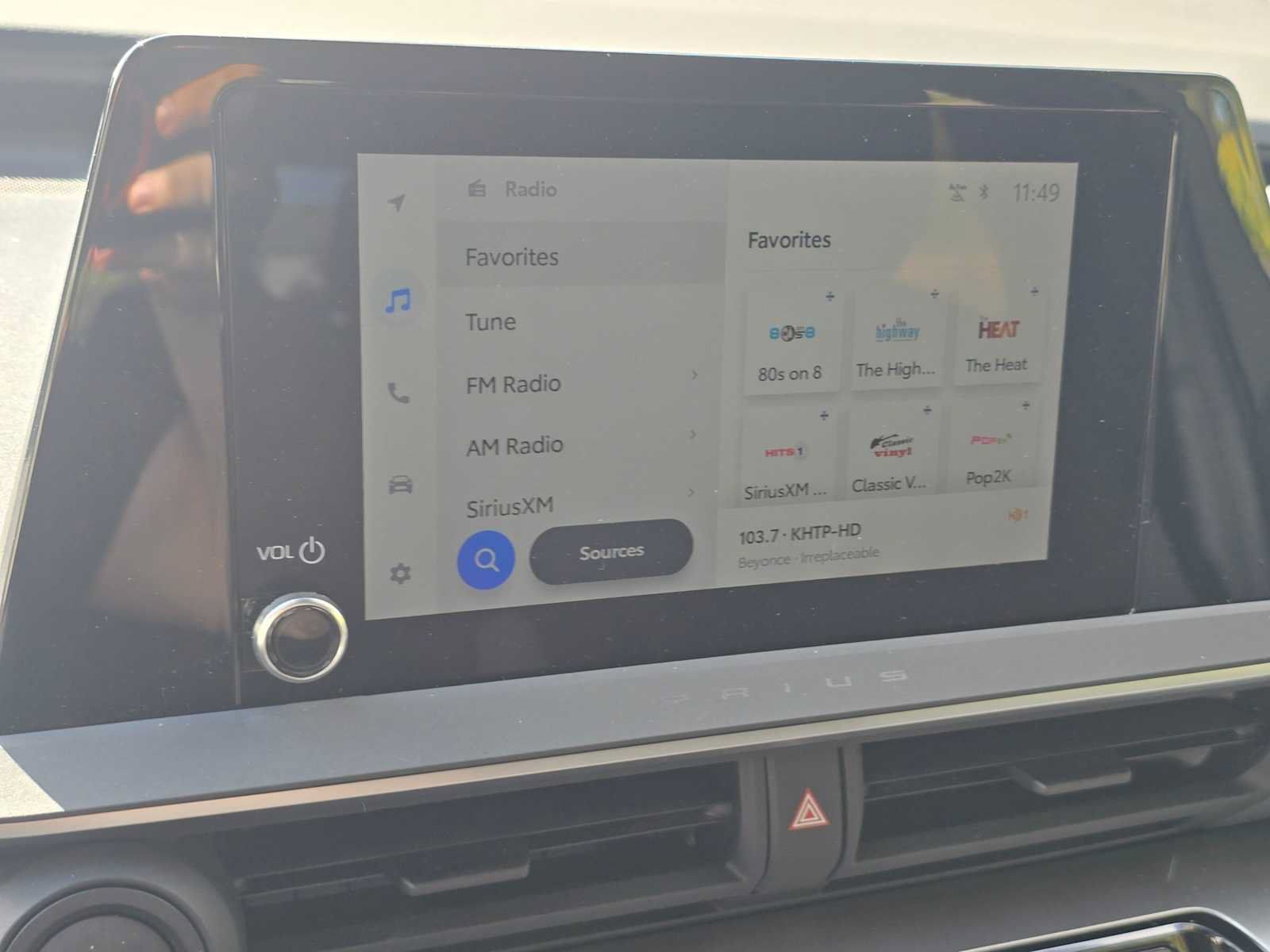 Certified 2025 Toyota Prius LE FWD image 26