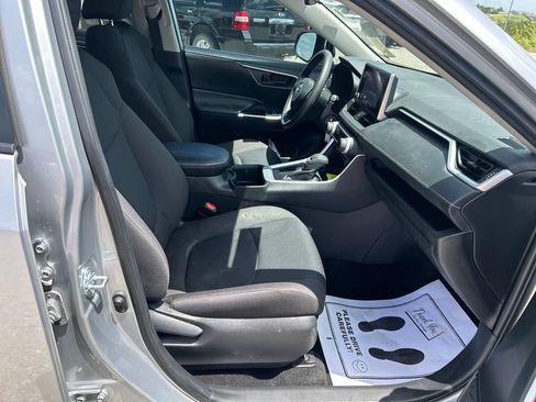 Used 2024 Toyota RAV4 LE FWD image 17
