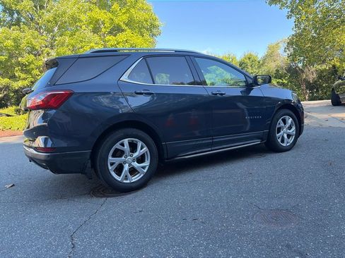 Used 2019 Chevrolet Equinox LT FWD image 3