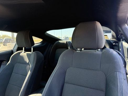Used 2017 Ford Mustang Coupe RWD image 21