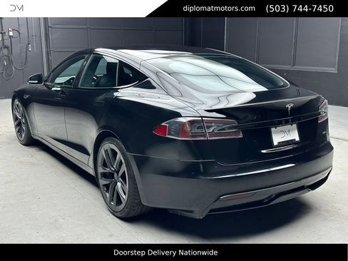 Used 2021 Tesla Model S Plaid image 5