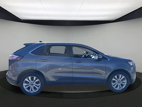 Used 2023 Ford Edge Titanium image 5