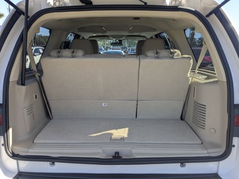 Used 2017 Lincoln Navigator Reserve image 12