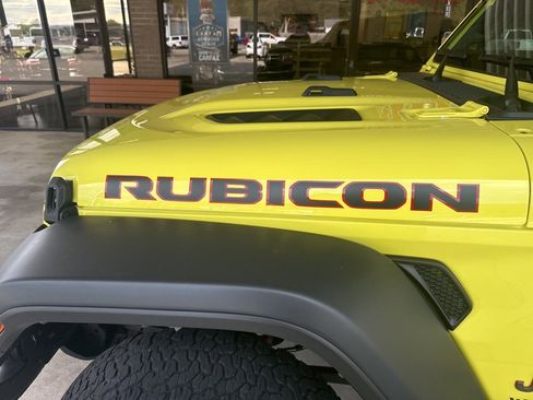 Used 2022 Jeep Wrangler Unlimited Rubicon w/ Steel Bumper Group image 31