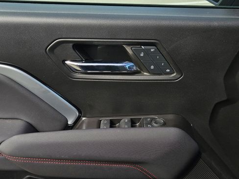 Used 2024 Chevrolet Colorado Z71 w/ Z71 Convenience Package 2 image 23