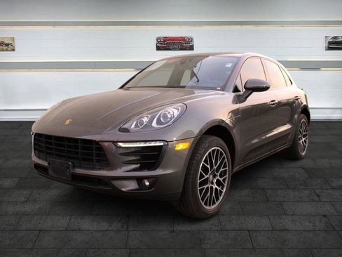 Used 2018 Porsche Macan Sport Edition image 4
