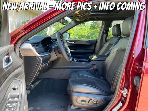 Used 2023 Jeep Grand Cherokee L Laredo AWD/4WD image 3