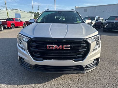 Used 2022 GMC Terrain SLT w/ Elevation Edition AWD/4WD image 2