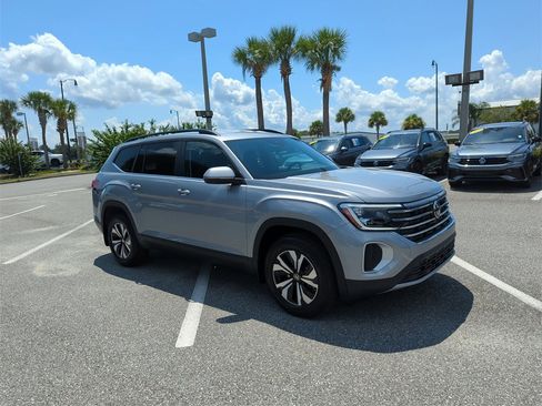 New 2026 Volkswagen Atlas SE image 2