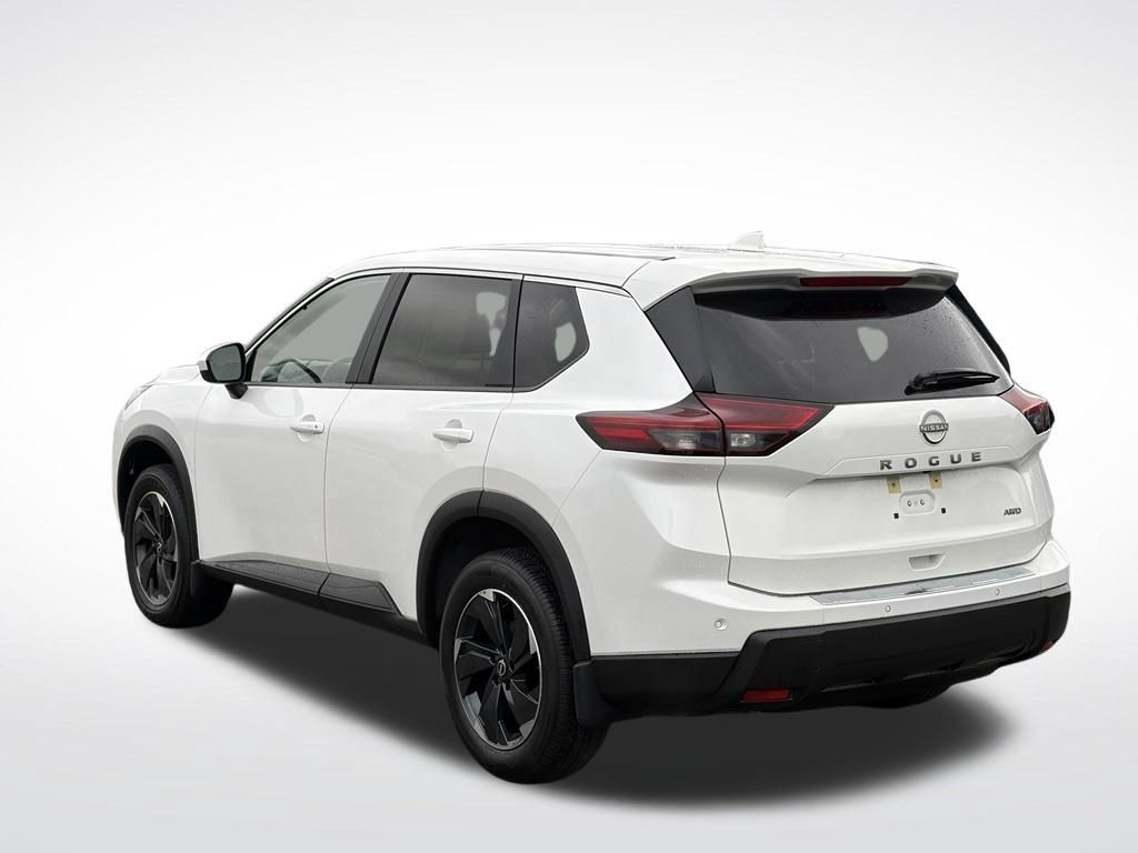 Used 2025 Nissan Rogue SV AWD/4WD image 7