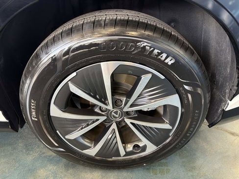 Used 2024 Lexus RZ 300e Premium w/ Accessory Package (Z1) image 34