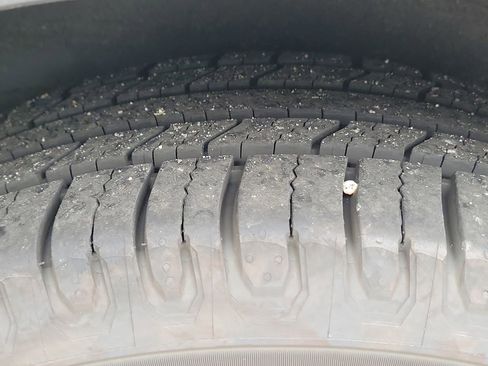 Used 2016 Toyota Corolla LE image 9