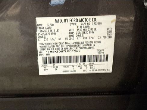 Used 2020 Ford Explorer XLT w/ Equipment Group 202A AWD/4WD image 31