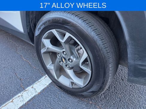 Certified 2025 Chevrolet Trax LT w/ LT Convenience Package image 30