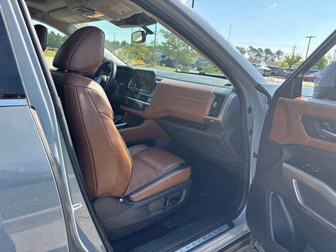Used 2022 Nissan Pathfinder Platinum w/ Cargo Package AWD/4WD image 40
