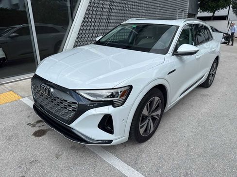 Used 2024 Audi Q8 e-tron Premium Plus w/ Premium Plus Package image 1