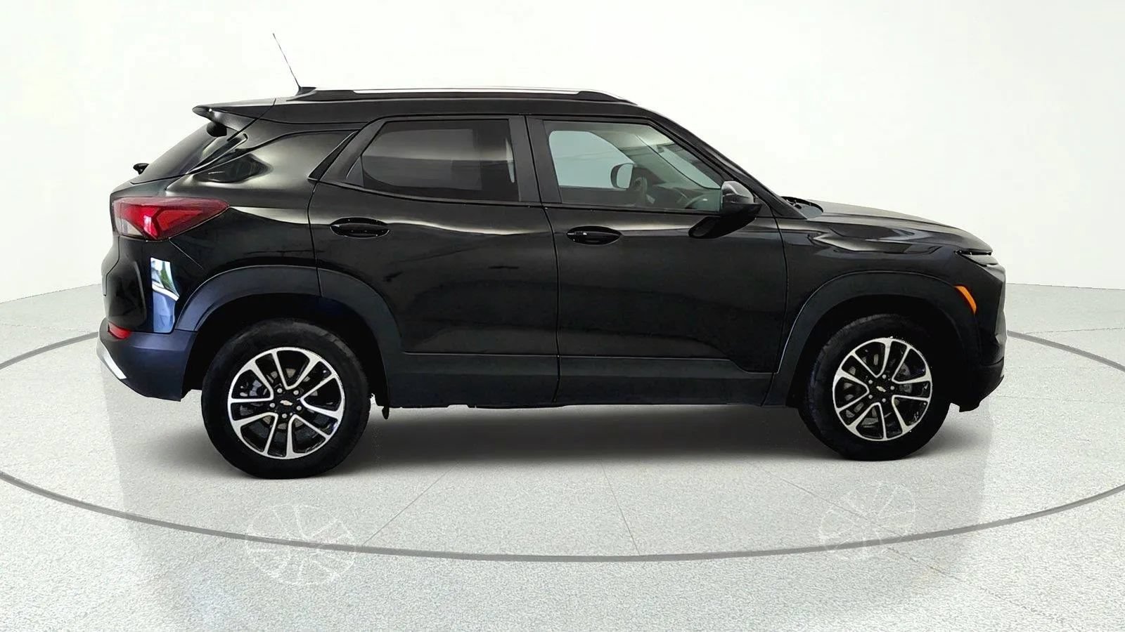 Used 2025 Chevrolet TrailBlazer LT AWD/4WD image 6
