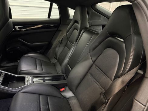 Used 2018 Porsche Panamera 4 image 15