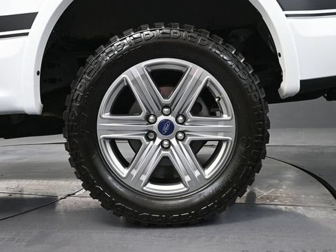 Used 2019 Ford F150 XLT w/ Equipment Group 302A Luxury AWD/4WD image 10