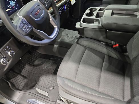New 2026 GMC Sierra 1500 SLE image 16