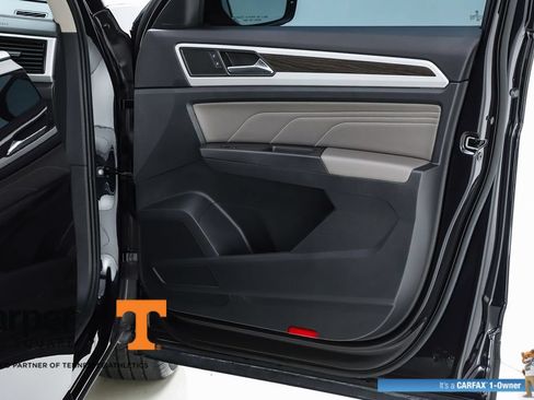 Used 2023 Volkswagen Atlas SE w/ Black Wheel Package FWD image 32
