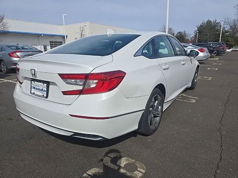 Used 2018 Honda Accord EX image 4