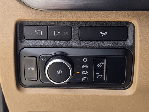 Used 2024 Ford F250 Lariat w/ Tremor Off-Road Package AWD/4WD image 18
