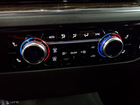 Used 2024 GMC Sierra 1500 Elevation image 18