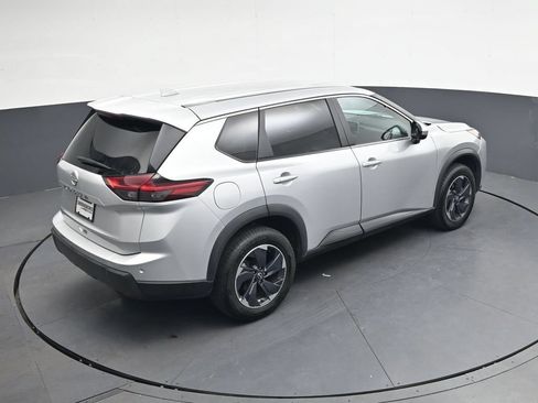 Used 2025 Nissan Rogue SV FWD image 27