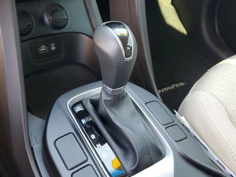 Used 2017 Hyundai Santa Fe Sport image 27