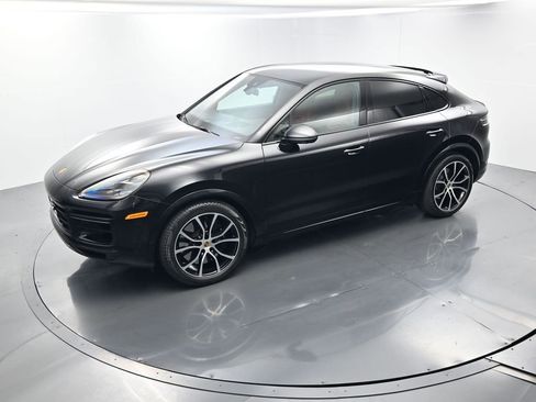 Certified 2022 Porsche Cayenne Turbo image 33