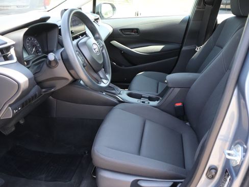Used 2025 Toyota Corolla LE FWD image 15