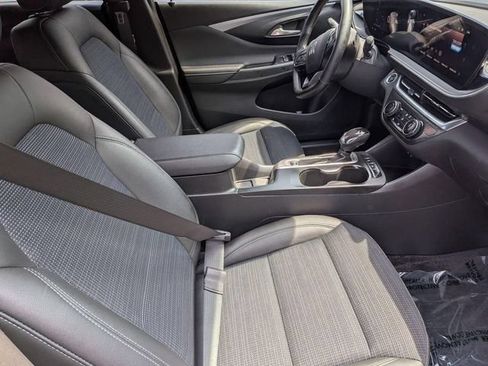 Used 2024 Buick Envista Preferred w/ Convenience I Package FWD image 31