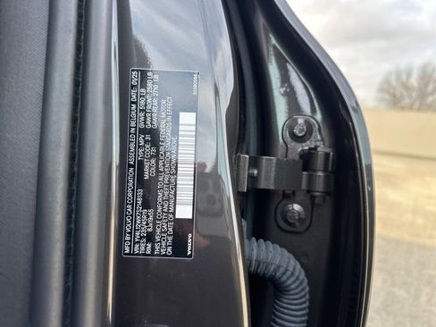 Certified 2025 Volvo V60 B5 Cross Country Plus image 30