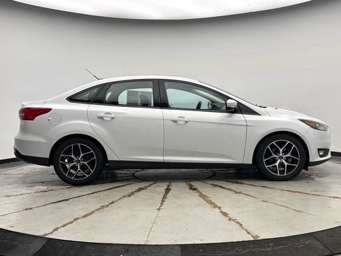 Used 2018 Ford Focus SEL FWD image 6